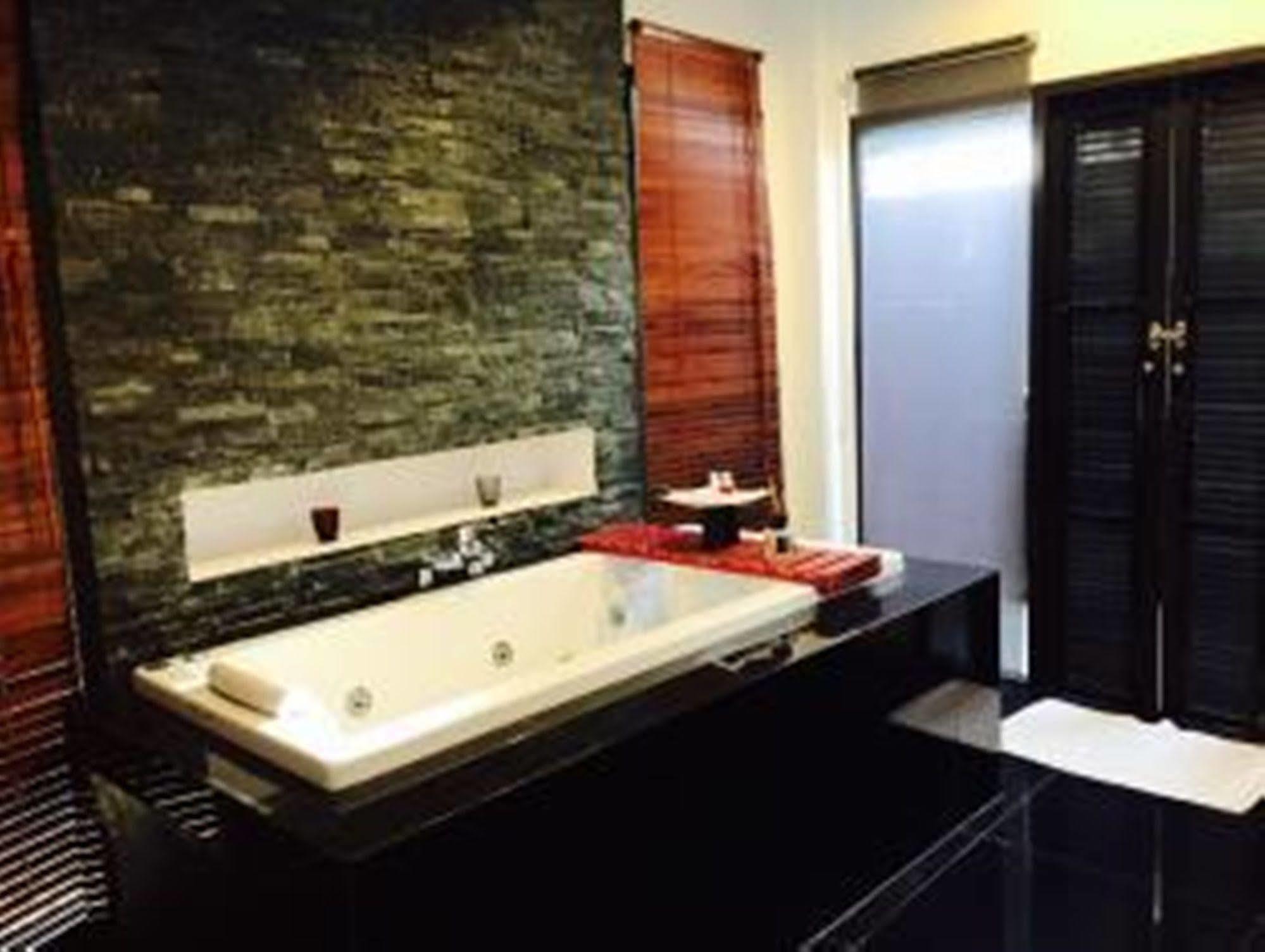 Ashcarya Boutique Resort Ban Bo  Exterior photo